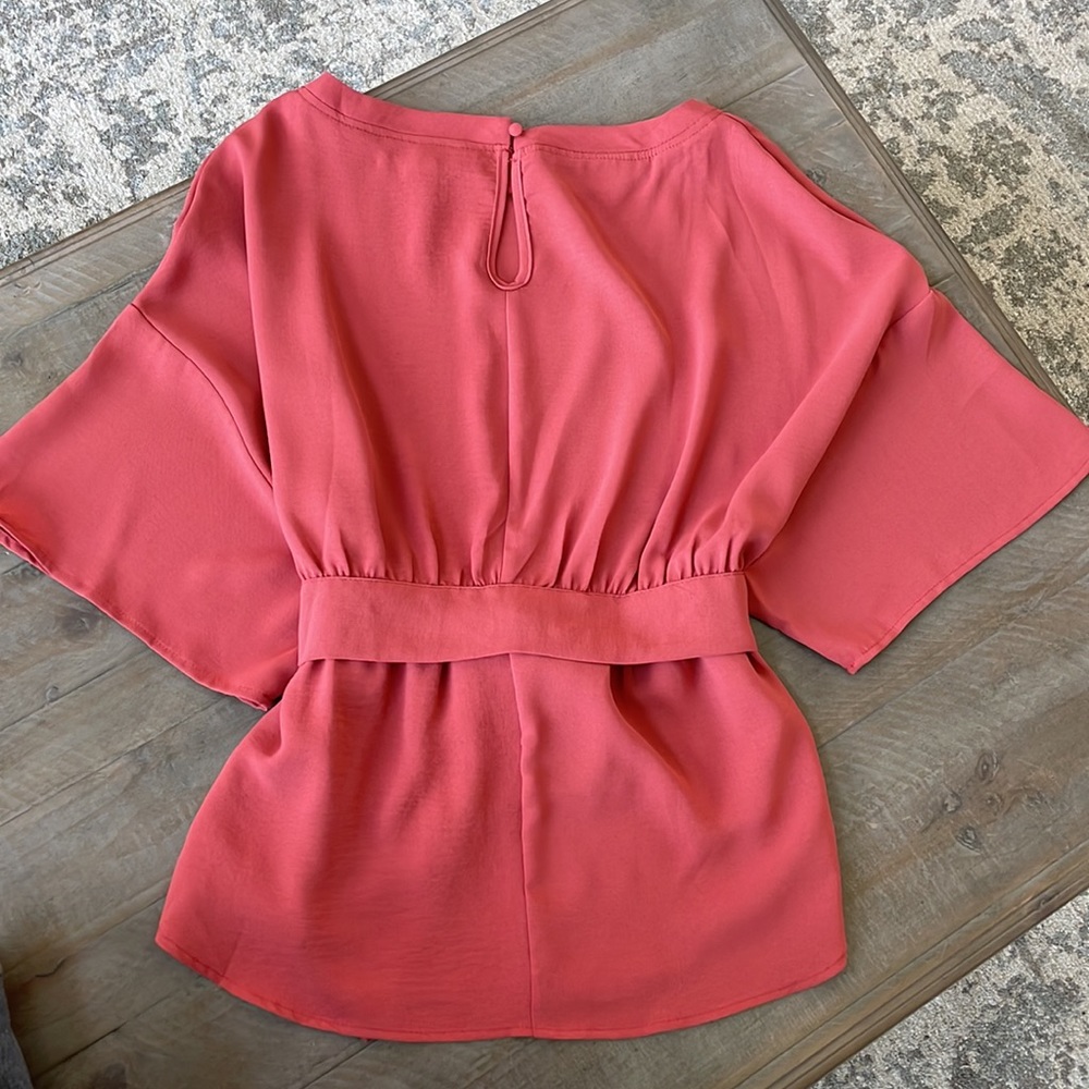 Boutique top - Picture 2 of 5